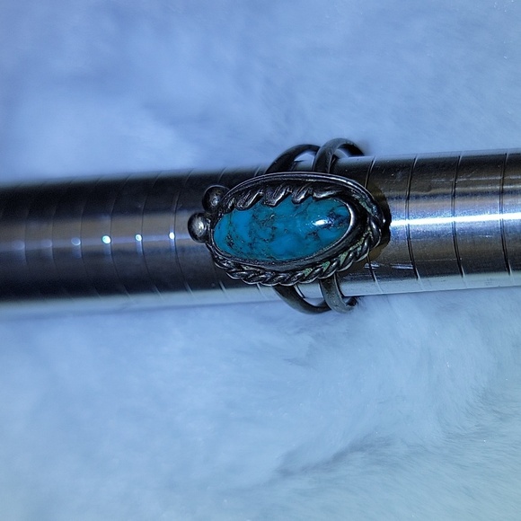 5g Vtg Native American Old Pawn Turquoise And Sterling Silver Size 7 Ladies Ring - Picture 6 of 16